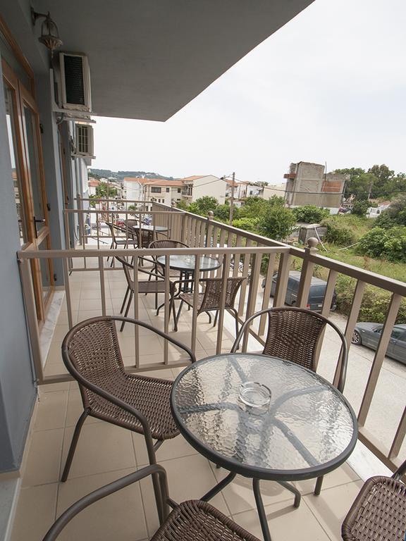 Pension Pineapple Skiathos Chora Extérieur photo