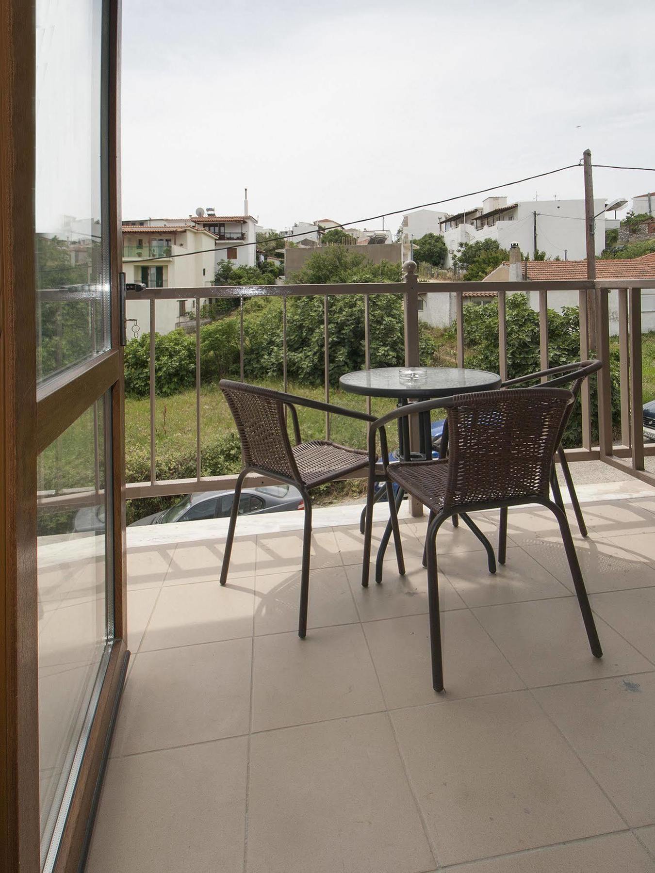 Pension Pineapple Skiathos Chora Extérieur photo