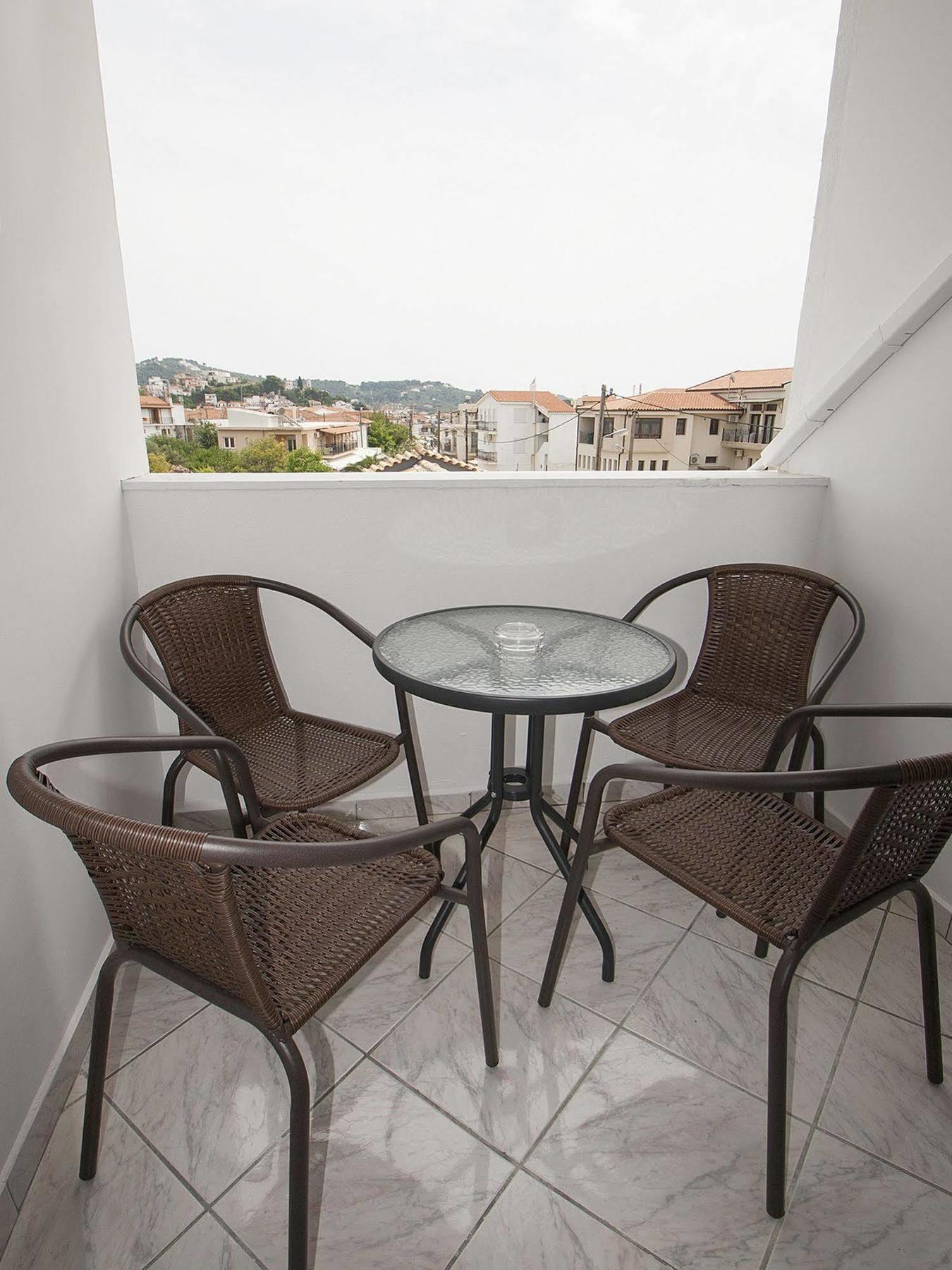 Pension Pineapple Skiathos Chora Extérieur photo