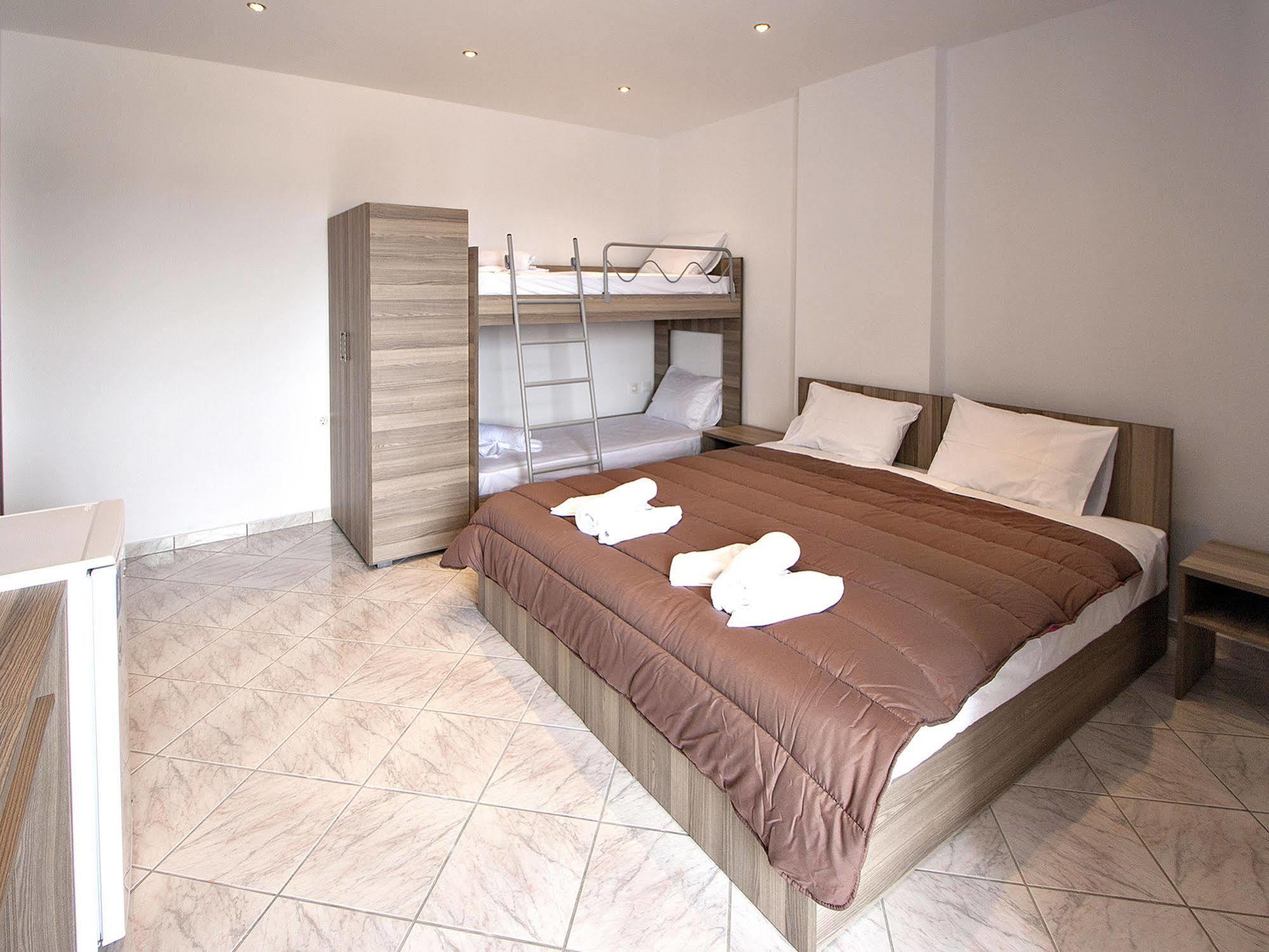 Pension Pineapple Skiathos Chora Extérieur photo